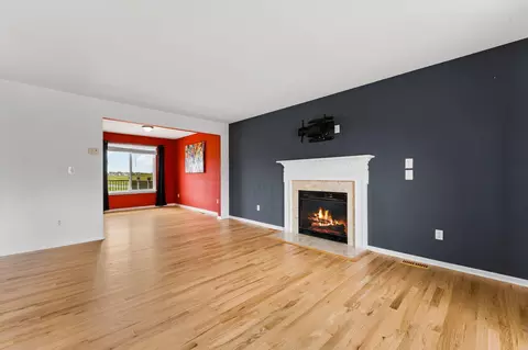 Living - 33324 Sand Piper Dr, Romulus, MI 48174 photo 1 of 6