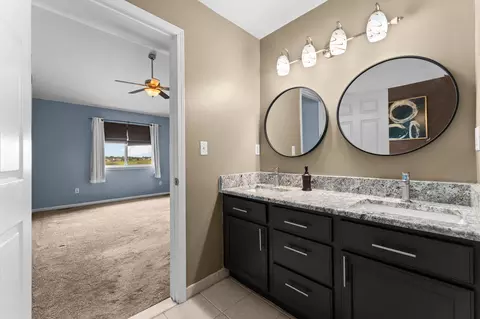 Bath - 33324 Sand Piper Dr, Romulus, MI 48174 photo 2 of 5