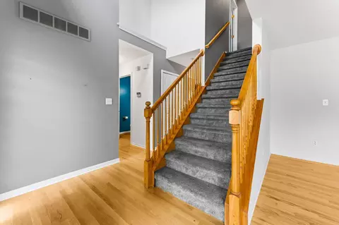 Entry Way - 33324 Sand Piper Dr, Romulus, MI 48174 photo 2 of 3