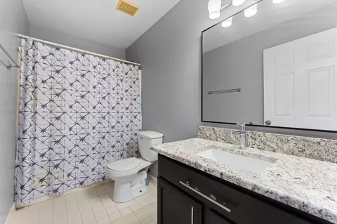 Bath - 33324 Sand Piper Dr, Romulus, MI 48174 photo 5 of 5