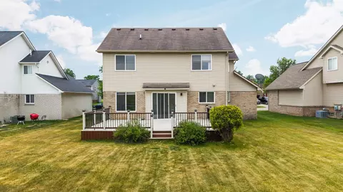 Exterior - 33324 Sand Piper Dr, Romulus, MI 48174 photo 8 of 10