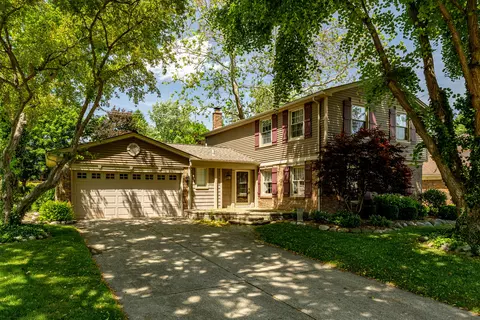 41826 Sunnydale Ln, Northville, MI 48168
