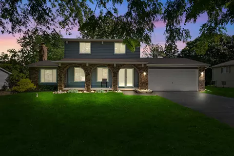 1121 Hollyhock Dr, Grand Blanc, MI 48439