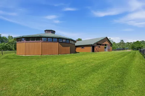 Exterior - 1925 S Bartlett Rd, St. Clair, MI 48079 photo 3 of 18