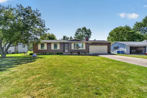 7108 Fairgrove Dr, Swartz Creek, MI 48473
