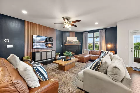 704 Groveland Cir, Pittsfield, MI 48108
