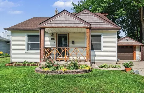 27623 Brettonwoods St, Madison Heights, MI 48071