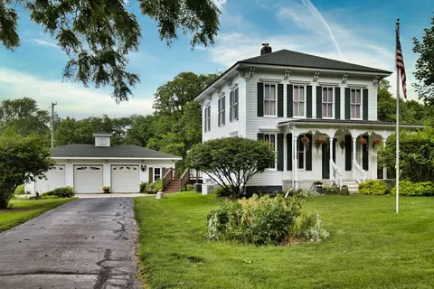 8045 Chilson Rd, Pinckney, MI 48169