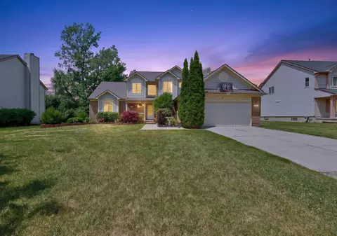 24381 Elmhurst Ave, Farmington Hills, MI 48336