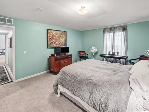 Bedroom - 404 Riversedge Dr, Saline, MI 48176 photo 3 of 5