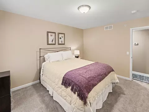 Bedroom - 404 Riversedge Dr, Saline, MI 48176 photo 5 of 5