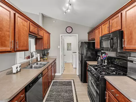 Kitchen - 404 Riversedge Dr, Saline, MI 48176 photo 1 of 2