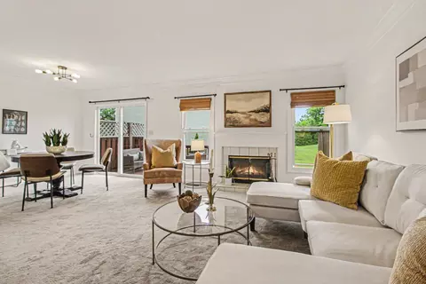 637 Liberty Pointe Dr, Ann Arbor, MI 48103