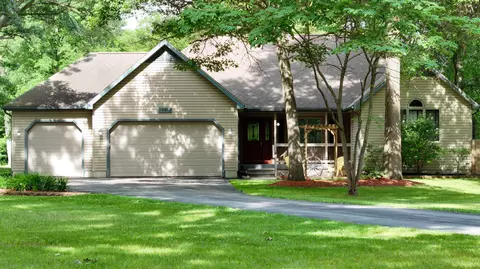 23568 Bohn Rd, Sumpter, MI 48111