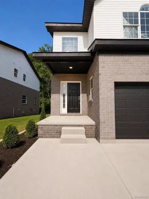 Exterior - 6495 S State Rd, Pittsfield, MI 48176 photo 2 of 5