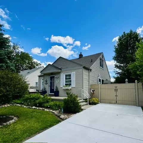14031 Longtin St, Southgate, MI 48195