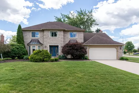 37155 Muirfield Dr, Livonia, MI 48152