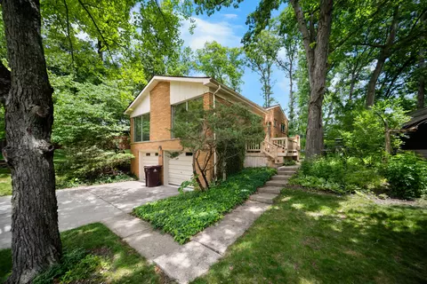 2125 Needham Rd, Ann Arbor, MI 48104