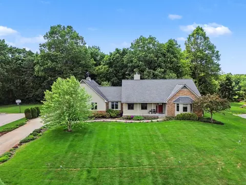 11202 Clovis Pointe Dr, Green Oak, MI 48178