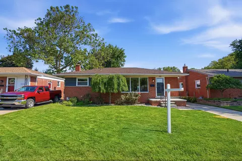 33030 Barton St, Garden City, MI 48135