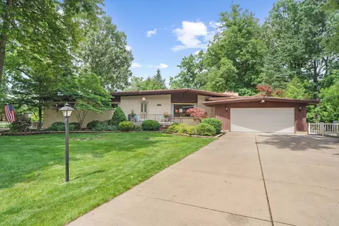 8936 Birchwood Ct, Newport, MI 48166