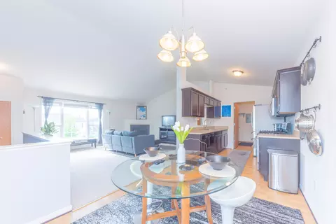1104 Riversedge Dr, Saline, MI 48176