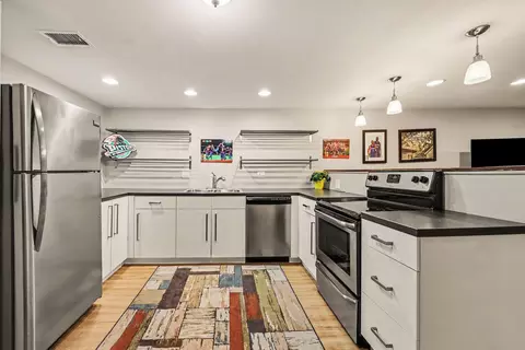 Kitchen - 2000 E Stadium Blvd, Ann Arbor, MI 48104 photo 4 of 4