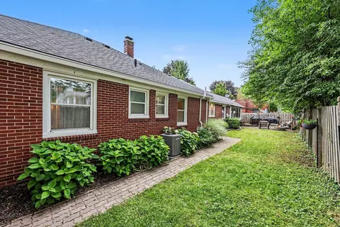 Exterior - 2000 E Stadium Blvd, Ann Arbor, MI 48104 photo 10 of 10