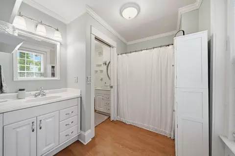 Bath - 1101 Williams St, Adrian, MI 49221 photo 1 of 7