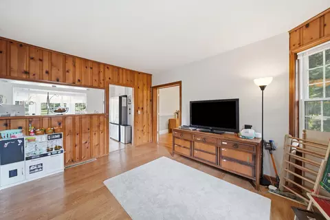 Living - 1101 Williams St, Adrian, MI 49221 photo 3 of 5