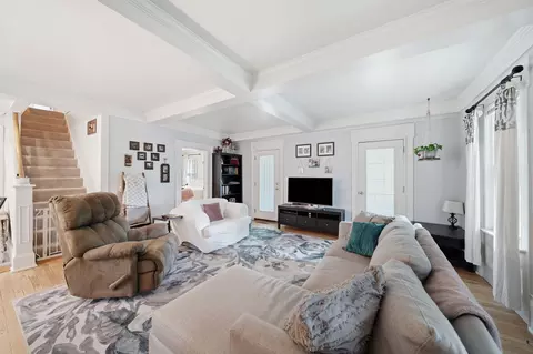 Living - 1101 Williams St, Adrian, MI 49221 photo 2 of 5