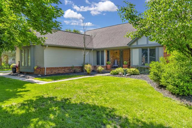 1198 Ridgeview Cir, Lake Orion, MI 48362