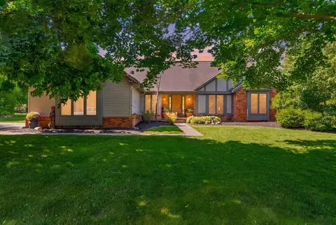 1198 Ridgeview Cir, Lake Orion, MI 48362