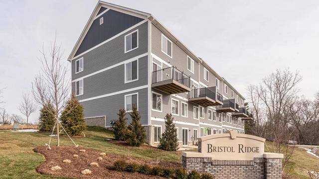 2713 Bristol Ridge Dr, Ann Arbor, MI 48105