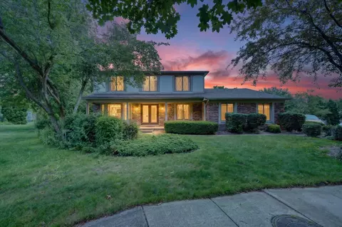 46168 Quail Ridge Ct, Plymouth, MI 48170