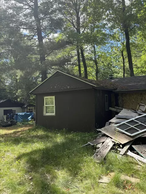 Exterior - 5339 Jerry St, Gladwin, MI 48624 photo 3 of 5