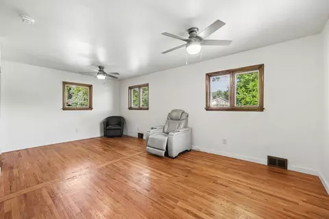Living - 173 Mohawk St, Summit, MI 49203 photo 4 of 4