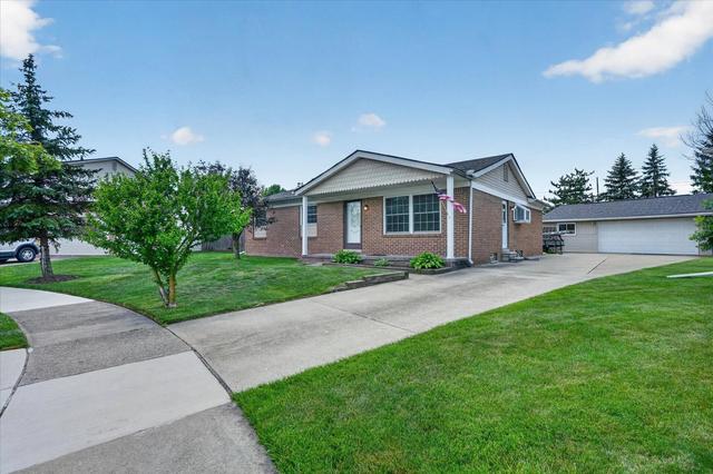 245 Roseland Dr, Canton, MI 48187