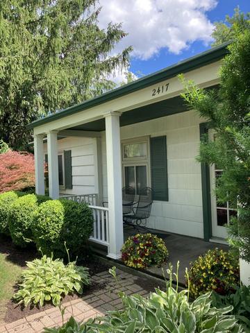 2417 N Circle Dr, Ann Arbor, MI 48103