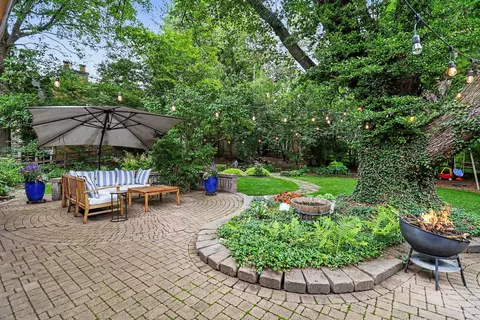 2411 Londonderry Rd, Ann Arbor, MI 48104