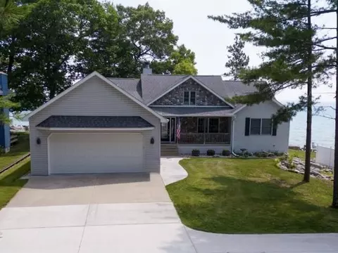 126 Baldwin Resort Rd, Baldwin, MI 48730