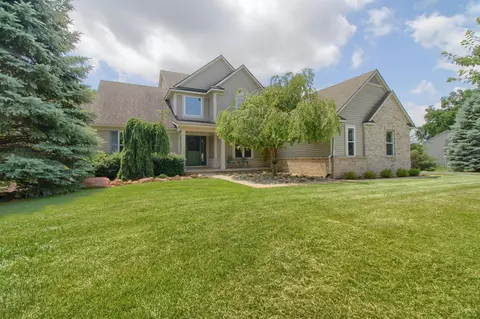 6833 N Meadows Pass, Webster, MI 48130