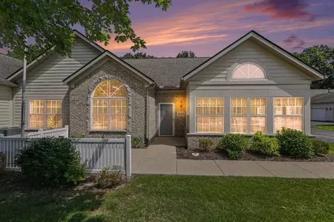 36154 Abbey Dr, Westland, MI 48185