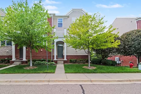27971 Middleton Dr, Novi, MI 48377