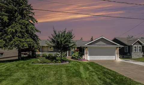 10660 Glendalough Ln, Cement City, MI 49233