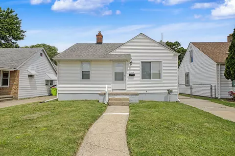 17727 Lowell St, Roseville, MI 48066