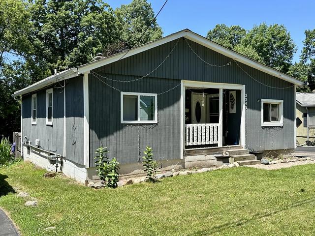 2243 Hartford St, Waterford, MI 48327