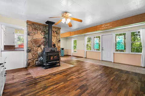 Living - 11230 Hoyt Rd, Henrietta, MI 49259 photo 6 of 9