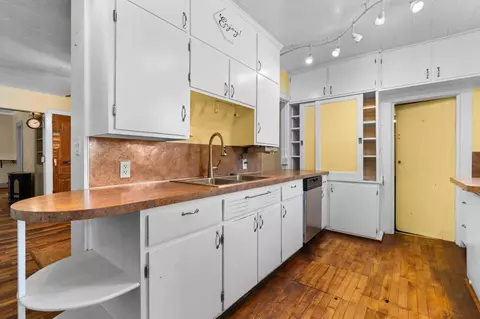Kitchen - 11230 Hoyt Rd, Henrietta, MI 49259 photo 2 of 4