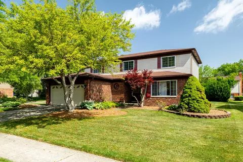 45692 Holmes Dr, Canton, MI 48187
